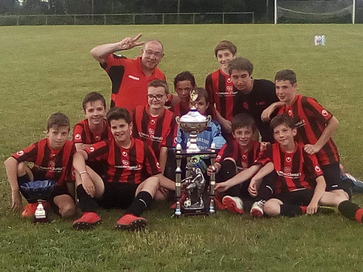 Album U13 vainqueurs à Bosmie le 16 juin 2018 club Football AS