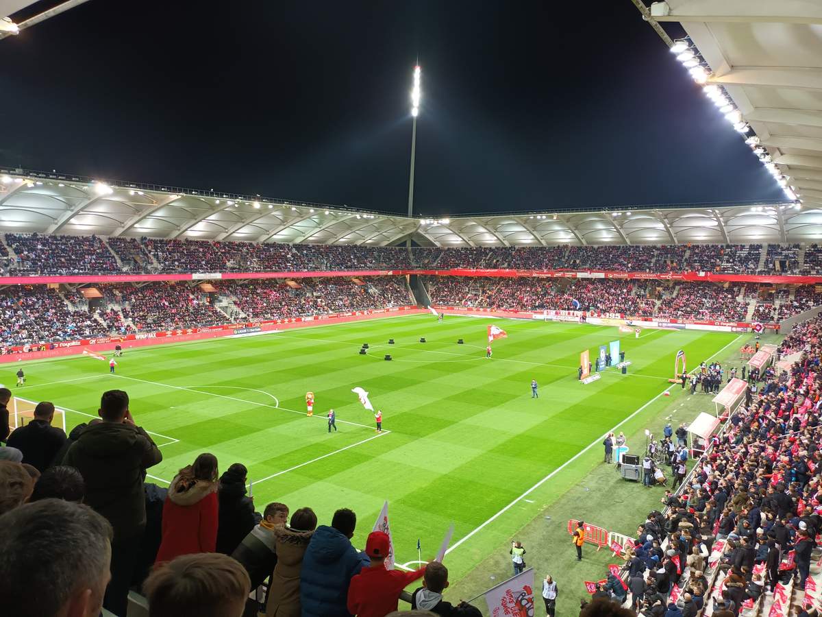 Album D Placement Pour Stade De Reims Vs Club Football