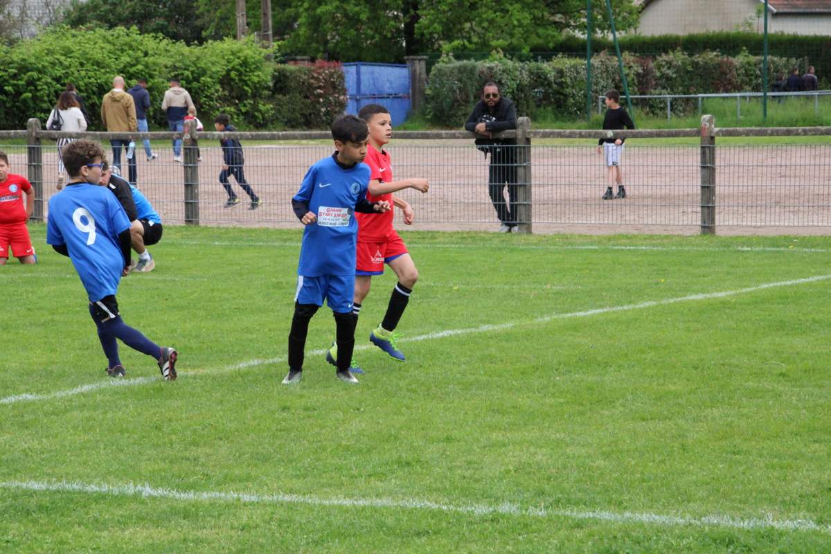 Album TOURNOI DU 8 MAI U7 U9 U11 ALBUM 1 SUR 2 Club Football