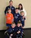 Les jeunes U9 avec des maillots offerts par une maman !