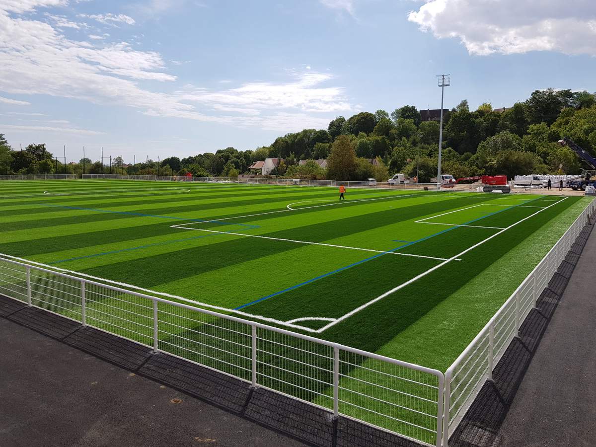 Actualité - UN TERRAIN SYNTHÉTIQUE À MAGNY EN VEXIN - Club Football ...