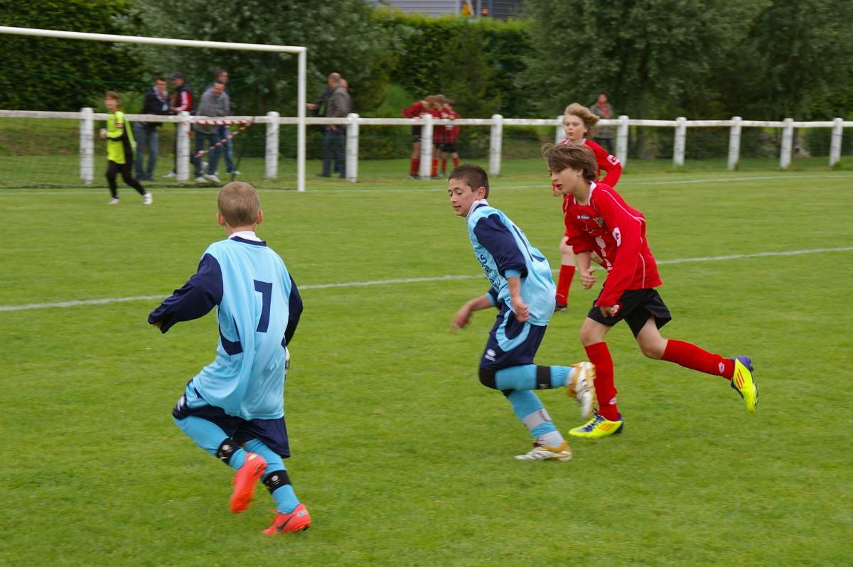 Album - -13 Ans B Tournoi De Salouel Du 10/06/2012 - Club Football ...