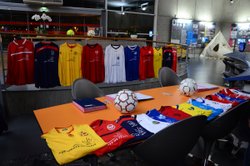signature partenariat aéroport orly - FOOTBALL CLUB CHEMINOT ET VILLENEUVOIS