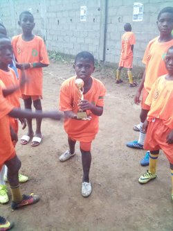 3 eme trophées du club remporté au tournoi chamin soccer de Logbessou - Tcheuffa Sport Academy