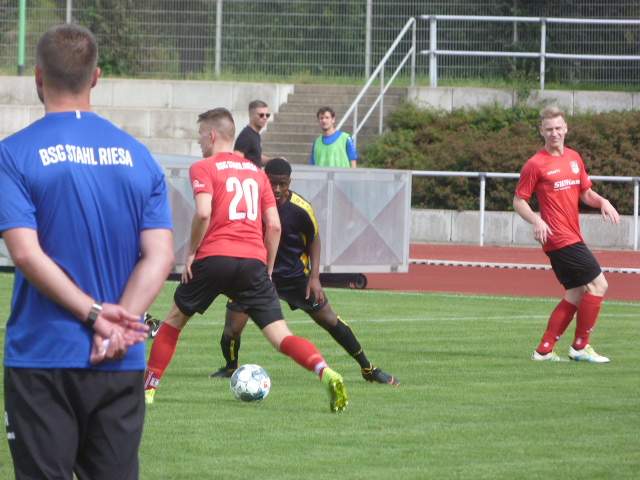 Album - VfB Zittau vs.BSG Stahl Riesa 0:3/0:0 - Foto N°9 ...